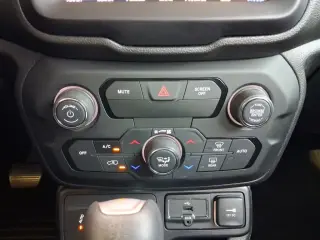 Jeep Renegade 2019 4x4 Latitude 4dr SUV