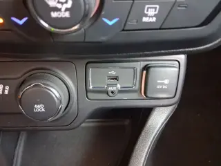 Jeep Renegade 2019 4x4 Latitude 4dr SUV