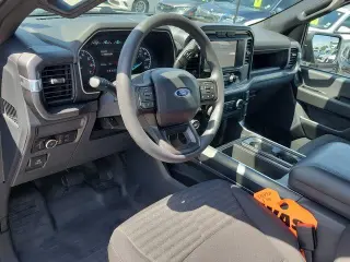 Ford F-150 2023 4x2 XL 4dr SuperCrew 5.5 ft. SB
