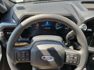 Ford F-150 2023 4x2 XL 4dr SuperCrew 5.5 ft. SB