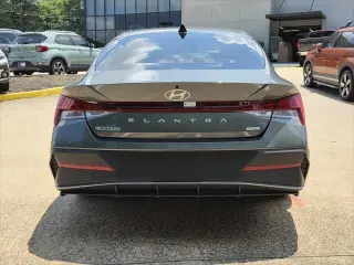 Hyundai ELANTRA Hybrid 2025 Blue 4dr Sedan