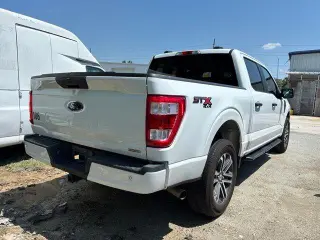 Ford F-150 2023 4x4 XL 4dr SuperCrew 5.5 ft. SB