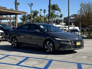 Hyundai ELANTRA Hybrid 2025 Limited 4dr Sedan