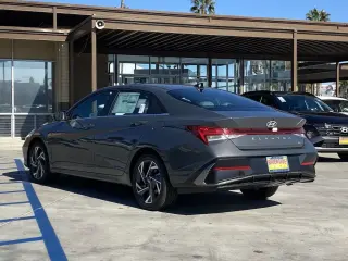 Hyundai ELANTRA Hybrid 2025 Limited 4dr Sedan