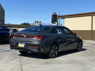Hyundai ELANTRA Hybrid 2025 Limited 4dr Sedan