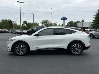 Ford Mustang Mach-E 2023 AWD Premium 4dr SUV