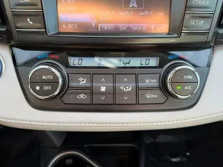 Toyota RAV4 Hybrid 2018 AWD LE 4dr SUV