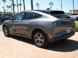 Ford Mustang Mach-E 2023 Select 4dr SUV
