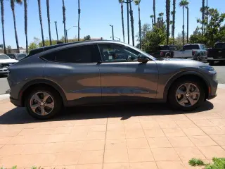 Ford Mustang Mach-E 2023 Select 4dr SUV