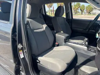 Toyota Tacoma 2018 4x2 TRD Off-Road 4dr Double Cab 5.0 ft SB