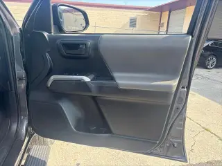 Toyota Tacoma 2018 4x2 TRD Off-Road 4dr Double Cab 5.0 ft SB