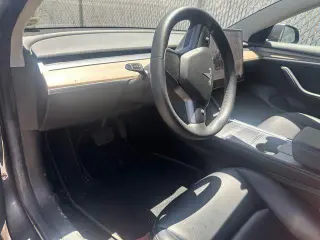 Tesla Model 3 2022 AWD Long Range 4dr Sedan