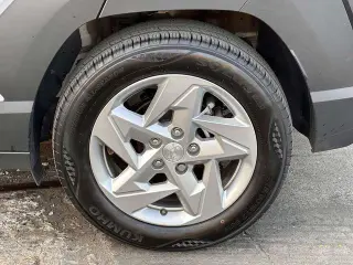 Hyundai KONA 2024 SE 4dr Crossover
