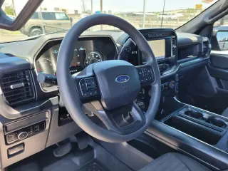 Ford F-150 2023 4x4 Lariat 4dr SuperCrew 5.5 ft. SB