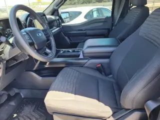 Ford F-150 2023 4x4 Lariat 4dr SuperCrew 5.5 ft. SB
