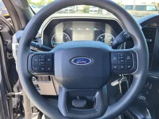 Ford F-150 2023 4x4 Lariat 4dr SuperCrew 5.5 ft. SB