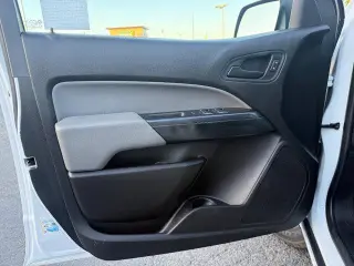 Chevrolet Colorado 2019 4x2 Work Truck 4dr Crew Cab 5 ft. SB