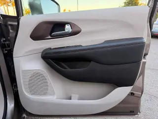 Chrysler Pacifica 2017 Touring-L Plus 4dr Mini-Van