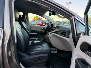 Chrysler Pacifica 2017 Touring-L Plus 4dr Mini-Van