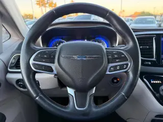 Chrysler Pacifica 2017 Touring-L Plus 4dr Mini-Van