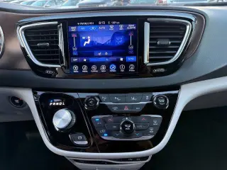 Chrysler Pacifica 2017 Touring-L Plus 4dr Mini-Van