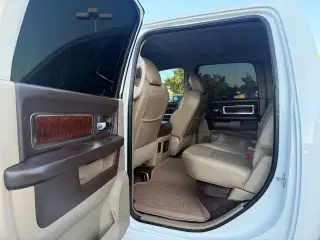 Ram 1500 2011 4x4 ST 4dr Crew Cab 5.5 ft. SB Pickup