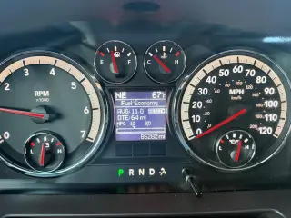 Ram 1500 2011 4x4 ST 4dr Crew Cab 5.5 ft. SB Pickup