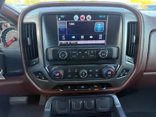 Chevrolet Silverado 1500 2015 4x4 High Country 4dr Crew Cab 5.8 ft. SB