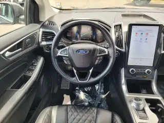 Ford Edge 2023 AWD Titanium 4dr Crossover