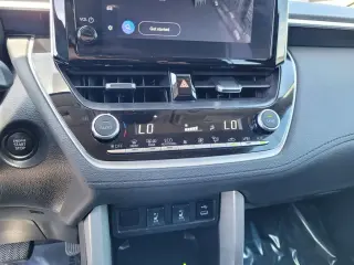 Toyota Corolla Cross 2025 XLE 4dr Crossover