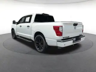 Nissan Titan 2023 4x2 Platinum Reserve 4dr Crew Cab 5.6 ft. SB