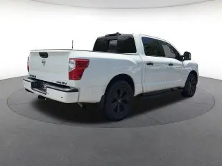 Nissan Titan 2023 4x2 Platinum Reserve 4dr Crew Cab 5.6 ft. SB