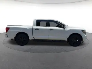 Nissan Titan 2023 4x2 Platinum Reserve 4dr Crew Cab 5.6 ft. SB