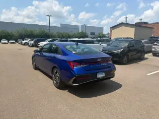 Hyundai ELANTRA Hybrid 2026 Limited 4dr Sedan