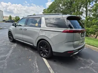 2023 Kia Carnival