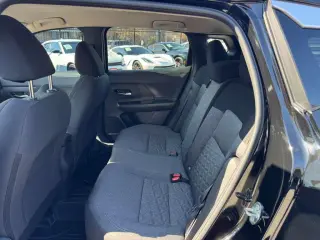 2025 Nissan Kicks