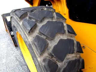 2017 CAT 226D