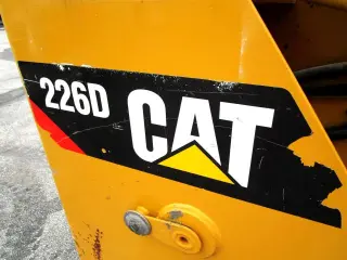2017 CAT 226D