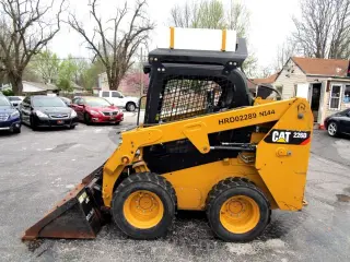 2017 CAT 226D