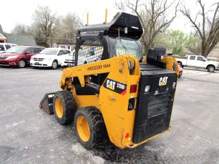 2017 CAT 226D