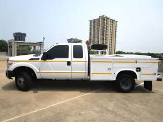 2013 FORD F350 SUPER DUTY SUPER CAB & CHASSIS