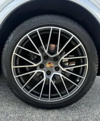 2019 PORSCHE CAYENNE