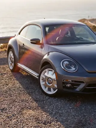 2019 VOLKSWAGEN BEETLE