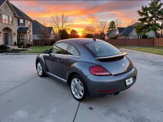 2019 VOLKSWAGEN BEETLE