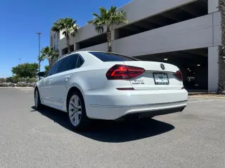 2017 VOLKSWAGEN PASSAT