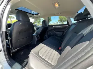 2017 VOLKSWAGEN PASSAT