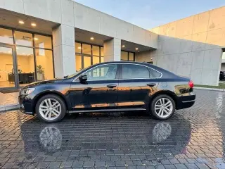 2017 VOLKSWAGEN PASSAT