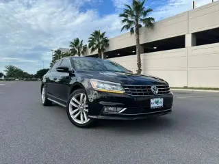 2017 VOLKSWAGEN PASSAT