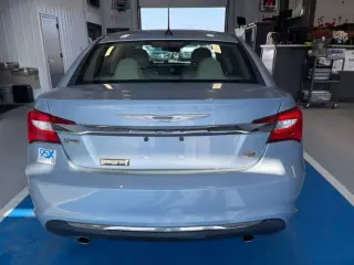 2013 CHRYSLER 200