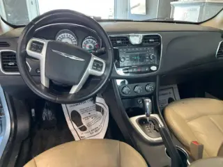 2013 CHRYSLER 200